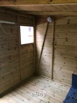 10 x 8 garden shed VGC 1 yr old incl light & gutter. Buyer dismantles & collects