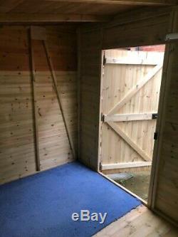 10 x 8 garden shed VGC 1 yr old incl light & gutter. Buyer dismantles & collects