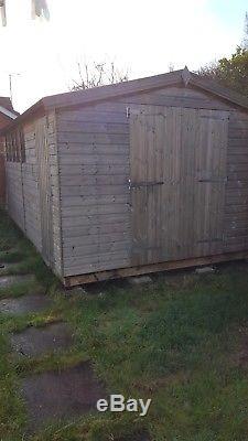 16ft x 10ft Garden shed and base