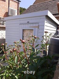 Bespoke Crane Garden Building/Shed, in excellent used condition