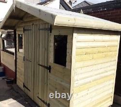 Garden shed 8x5 22mm loglap With Two Front Doors And Windows. Good Condition
